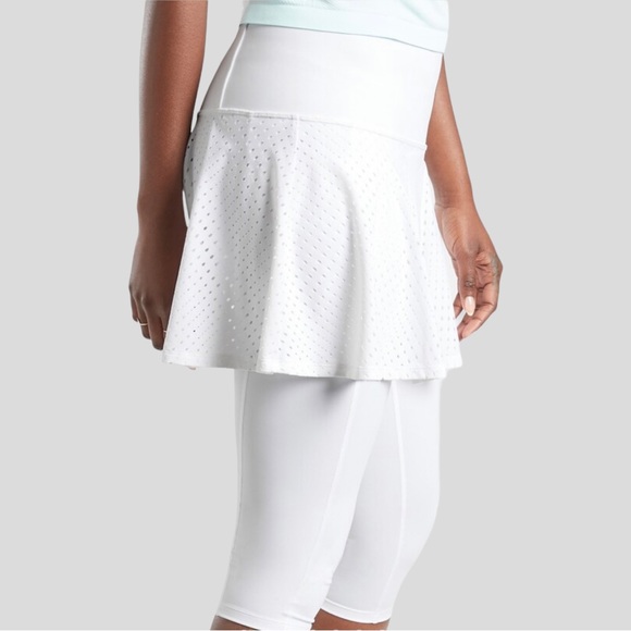 ATHLETA - NWOT -A Game 2 In 1 Crop In White. Size XL - Picture 7 of 15